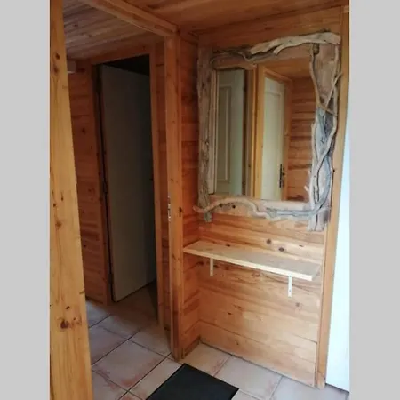 Apartment 22 M2, Terrasse Vue Montagne, Dans Propriete Face Au Du Salagou *