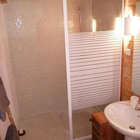 Apartment 22 M2, Terrasse Vue Montagne, Dans Propriete Face Au Du Salagou *
